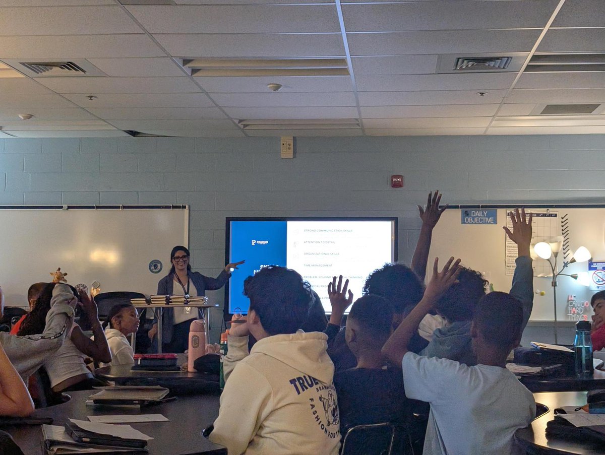 jimparrish's tweet photo. Our Senior Paralegal, Stephanie Moran, spoke with 23 students at Saunders Middle School about careers in law. We also surprised their teacher, Ms. Taylor, with a 🍎 Golden Apple Grant—a $100 gift card for classroom supplies.
#Community #Education #Virginia https://t.co/nqOGb2lXS9