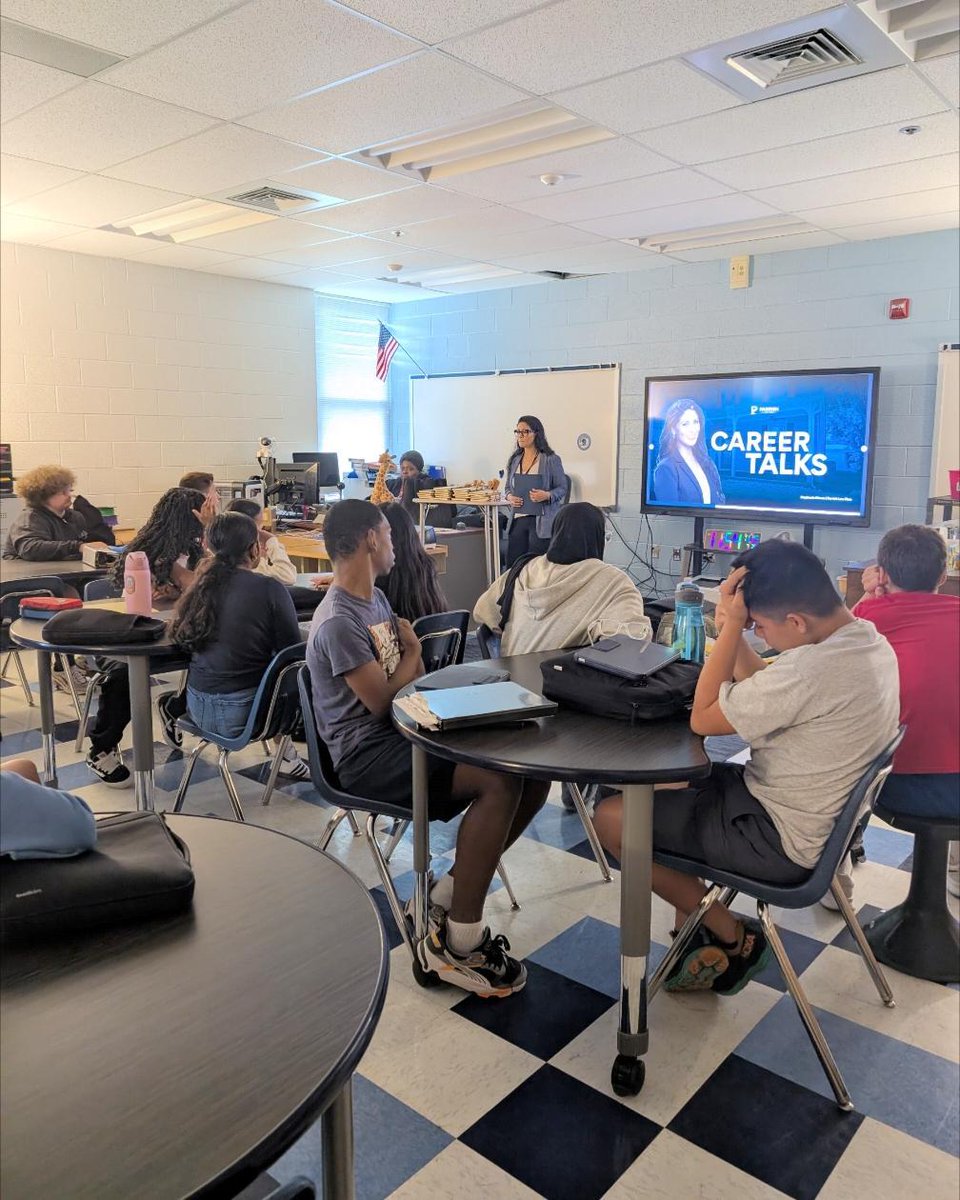 jimparrish's tweet photo. Our Senior Paralegal, Stephanie Moran, spoke with 23 students at Saunders Middle School about careers in law. We also surprised their teacher, Ms. Taylor, with a 🍎 Golden Apple Grant—a $100 gift card for classroom supplies.
#Community #Education #Virginia https://t.co/nqOGb2lXS9