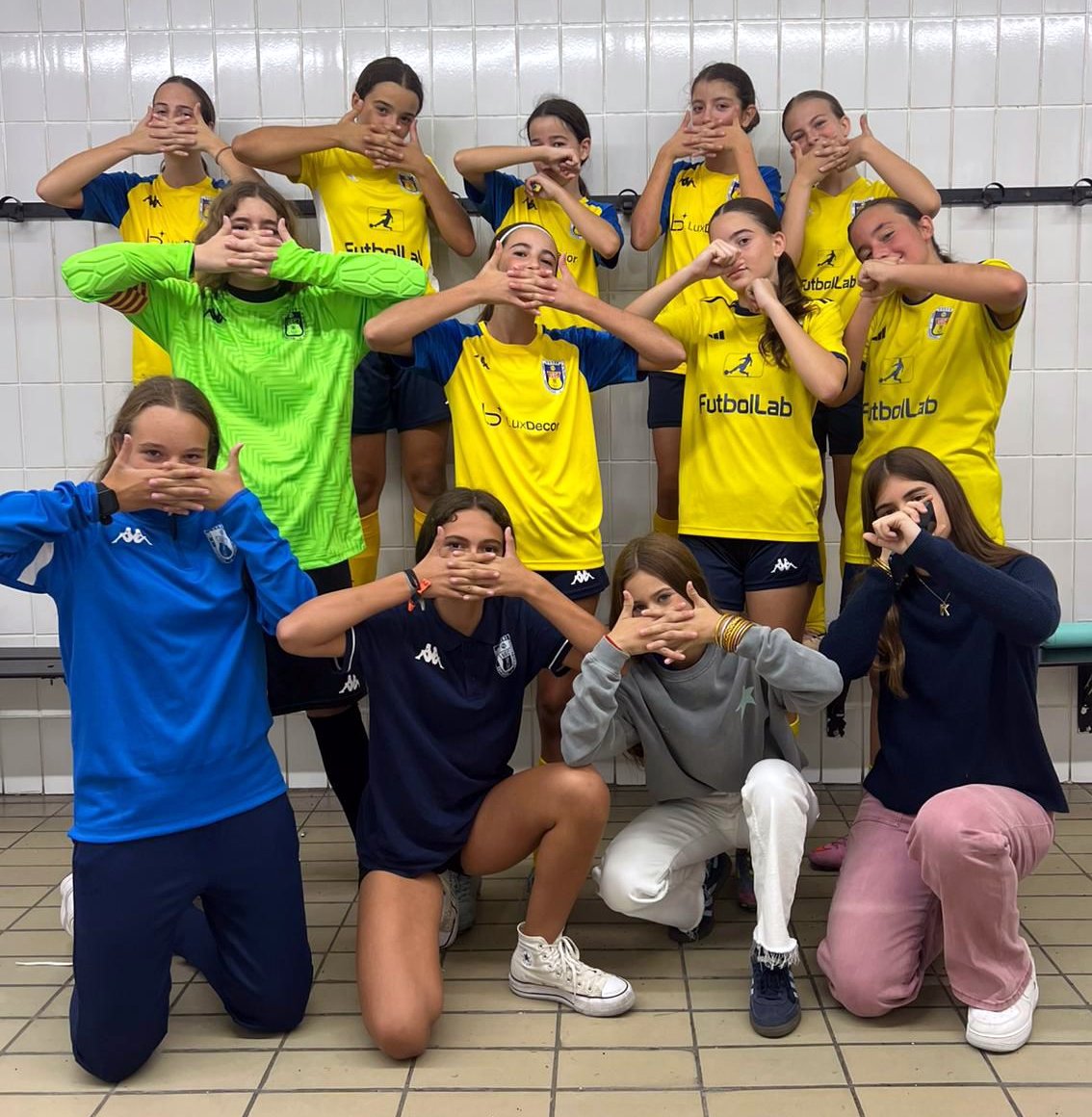 #FutbolBaseUEC | 🟡🔵

📷💻📲 MUR D'IMATGES cap de setmana FUTBOL BASE <a href="/uecastelldefels/">UE Castelldefels</a> (27-28 setembre 2025)

🔗 Tot a tinyurl.com/3bvsnx2h

#SomHiGrocs #SomHiGrogues #PlanterUEC