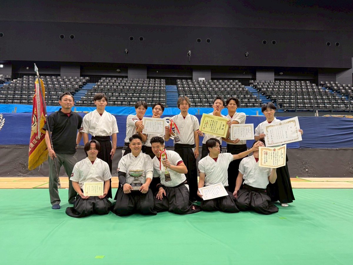 4年目で悲願の王座
高校から7年間、関わってくれた方々ありがとうございました。

王座も優勝狙うしかないか〜