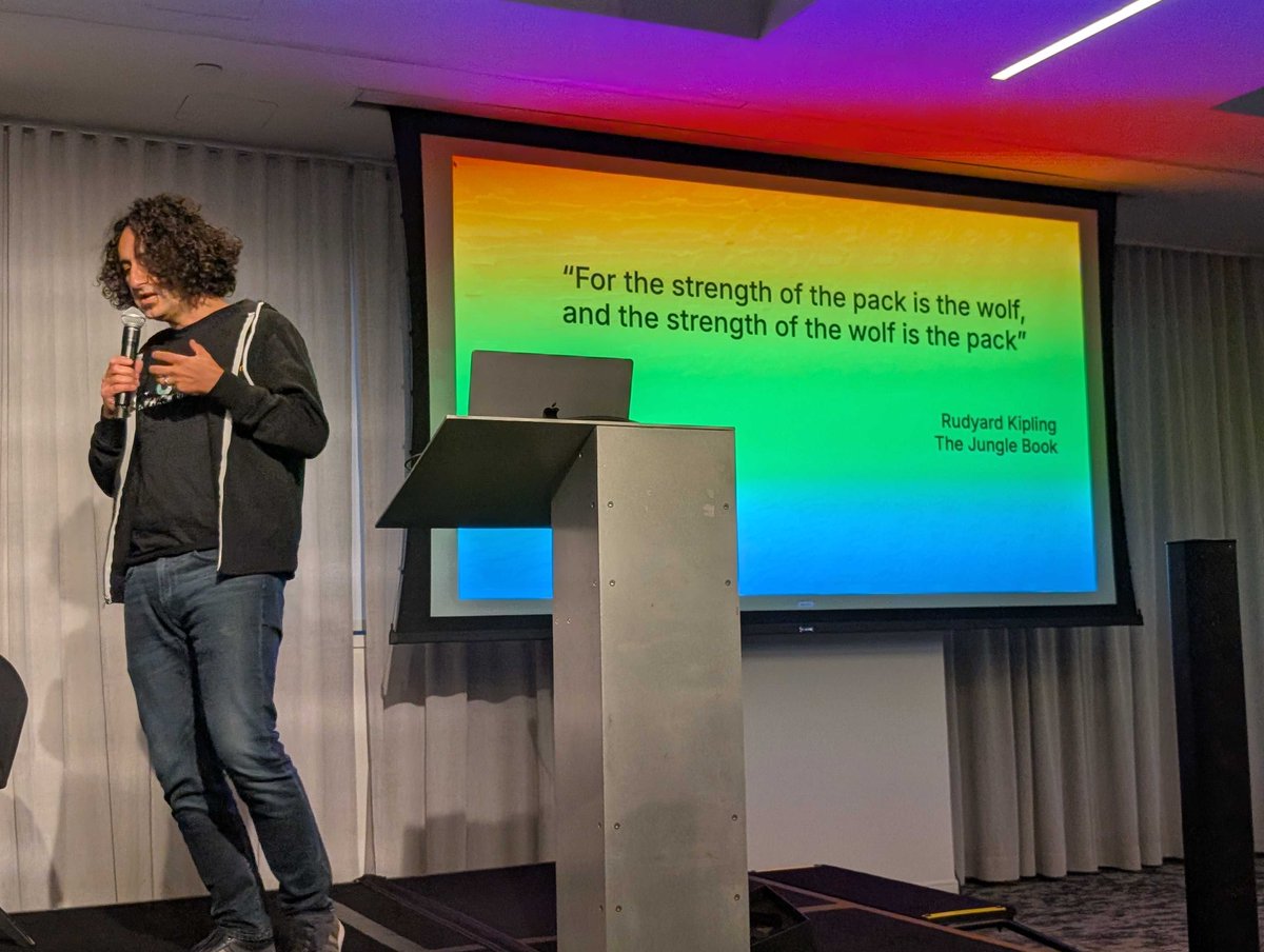 EDBPostgres's tweet image. That’s a wrap on #PGConfNYC! 🚀 The #PostgresCommunity keeps proving why the database thrives: open, innovative, and ready for mission-critical workloads. Grateful to be part of the conversations shaping its future.