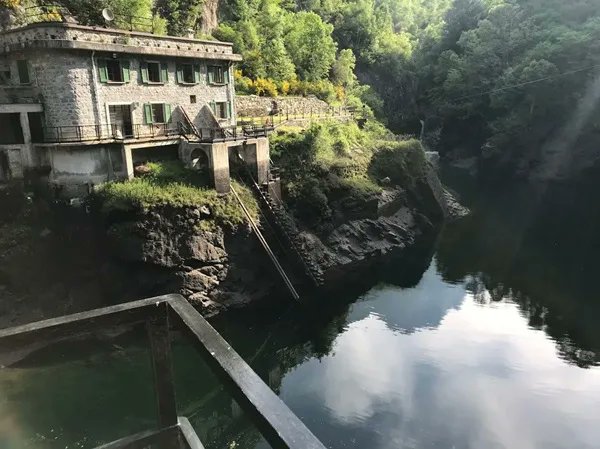 Due passi alla diga di Moledana tinyurl.com/mtyuwh2p