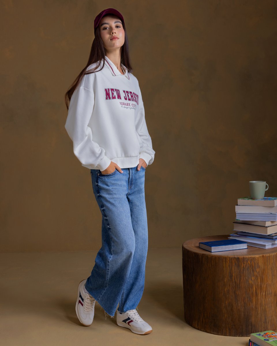 maxfashionMENA's tweet image. Your fall starter pack: friends, notes you’ll never read, and burgundy fits everyone will ask about.

#OldMoneyAesthetic #VarsityStyle #NewCollection #YoungFashion