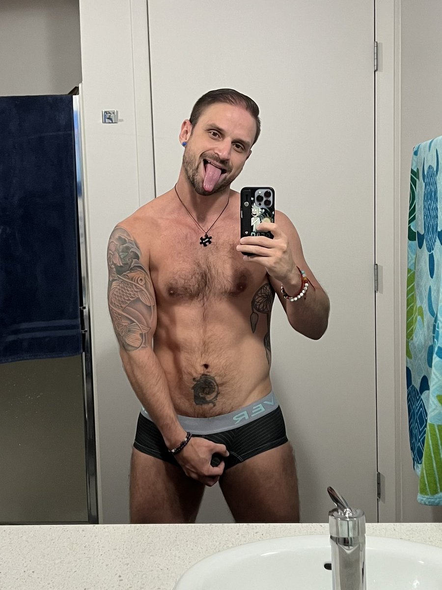 Happy Thursday! 😎💋