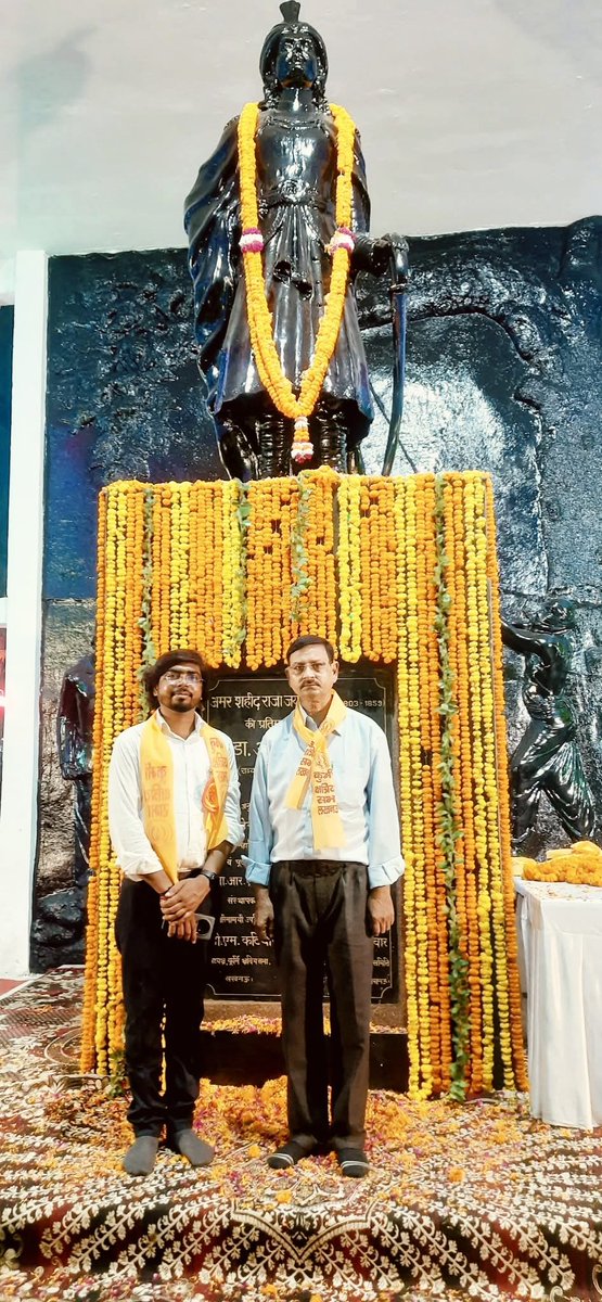 rishabhsinghh's tweet photo. 01 अक्टूबर 2025: कूर्मि क्षत्रिय सभा, लखनऊ (राष्ट्रीय कार्यक्षेत्र) की ओर से 1857 की क्रांति में अपने प्राणों की आहुति देने वाले वीर योध्दा अमर शहीद राजा जयलाल सिंह की 168वी0 शहादत दिवस बड़े ही गरिमामयी वातावरण में अमर शहीद राजा जयलाल सिंह पार्क हजरतगंज लखनऊ में आयोजित किया गया। https://t.co/ERlUQIXkbb