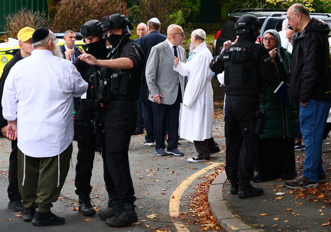 faith_defence's tweet image. 🚨Tragic Attack in Manchester, UK
On Yom Kippur, two were killed and three injured outside a synagogue. Police have shot the suspect. This horrific act underscores the rising threat to religious freedom. No religion permits such actions. Our thoughts are with the Jewish community