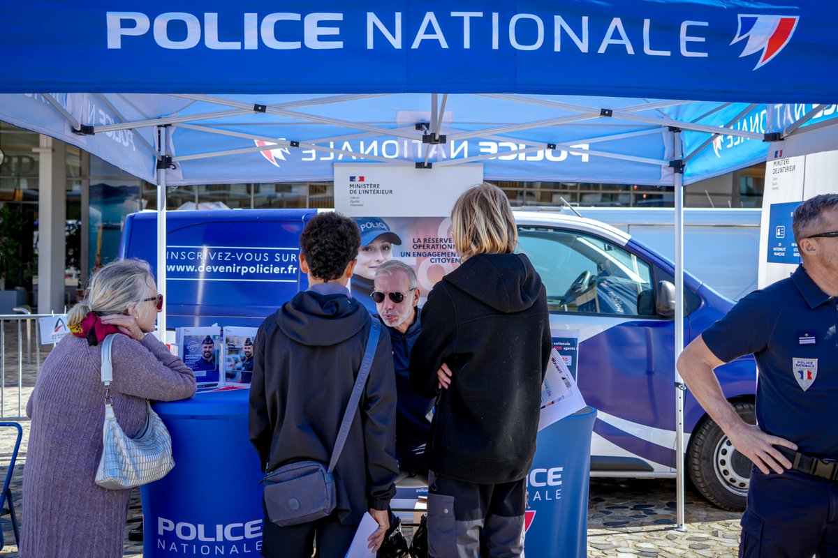 PoliceNat34's tweet photo. #ExplorerDay I Merci à tous les partenaires pour leur présence à cette 1ère édition. Le public était ravi de pouvoir rencontrer l'ensemble des forces de #Sécurité
Retour en images de cette journée👇 https://t.co/WjZcI2ZmmP