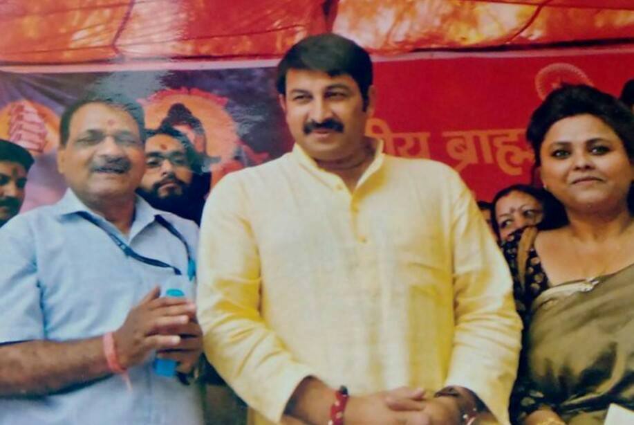 पुजा शकुन पांडे उर्फ लेडी गोडसे

दिल में भी गोडसे 
कर्म भी गोडसे जैसे....