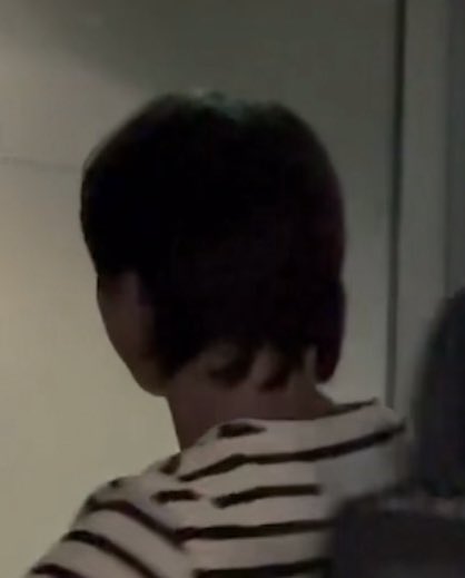 애드라 너네 으주 머리 뒤에 문어 사는 거 알았어..? 나 지금 알았더…