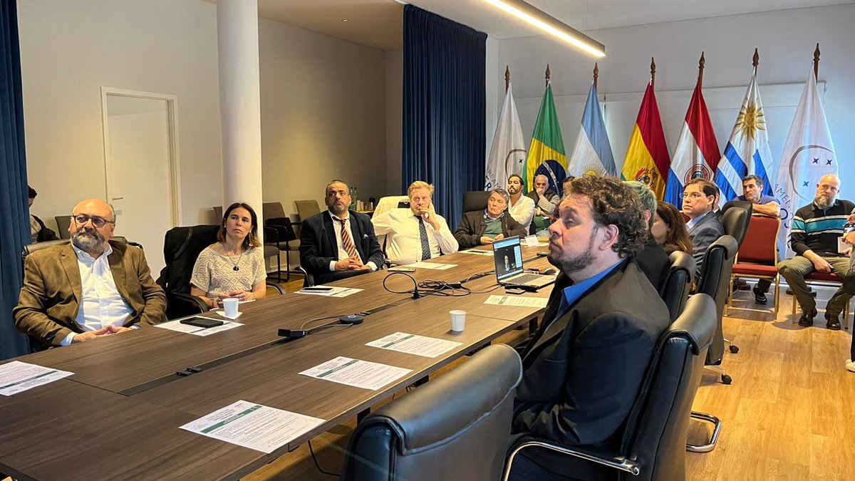 #AHORA En la sede del #PARLASUR se realiza el 2º Coloquio sobre Tecnologías del Hidrógeno: “Transición Energética Comunitaria”, con la participación de los Parlamentarios <a href="/Raul_Bittel/">Raúl Bittel</a> 🇦🇷 y <a href="/HeitorSchuch/">Heitor Schuch</a> 🇧🇷, junto a especialistas de la Asociación Argentina del Hidrógeno y la <a href="/unrn/">UNRN</a>