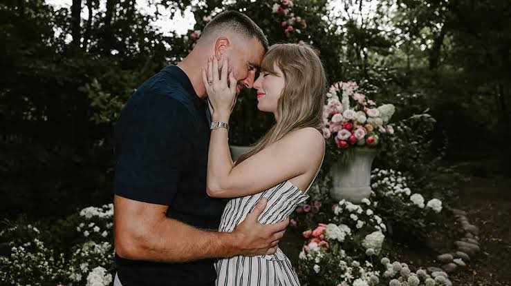 TSwiftNZ's tweet image. 💬 | According to audience members, Taylor Swift reportedly said on The Graham Norton Show that she will have a “huge” wedding because a small one would be more stressful