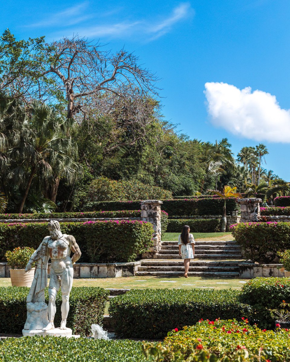 Explore the tiered terraces of the Versailles Gardens, where centuries of history mingle with breathtaking Caribbean flora and foliage at every turn.

📷 photo by: @jennifermhasbun

#FSOceanClub #FourSeasons #VisitNPI