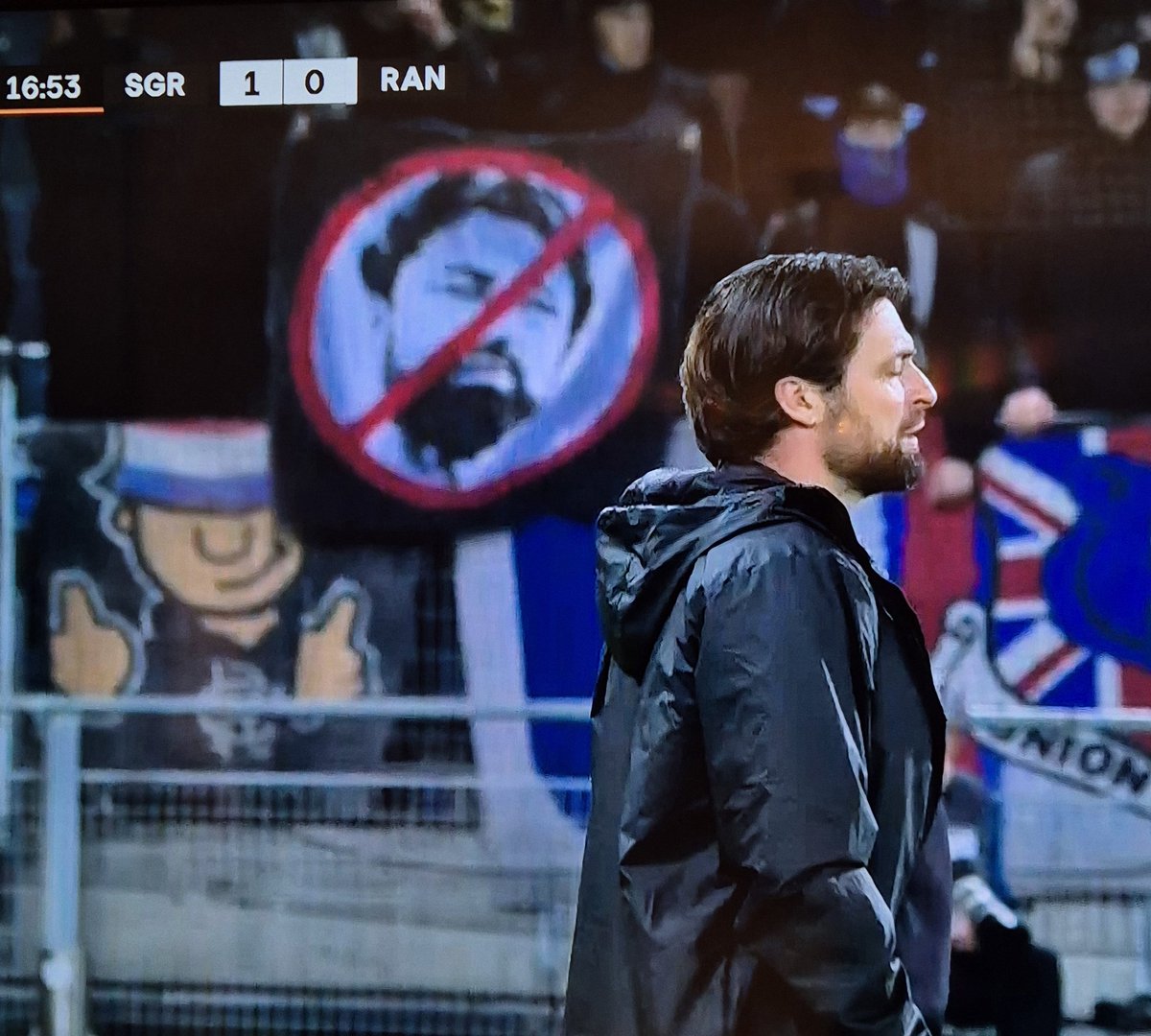 Give the cameraman a raise.