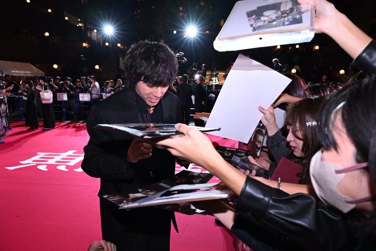 山田裕貴、伊藤沙莉、染谷将太、坂東龍汰、寛一郎、渡部篤郎、佐藤二朗