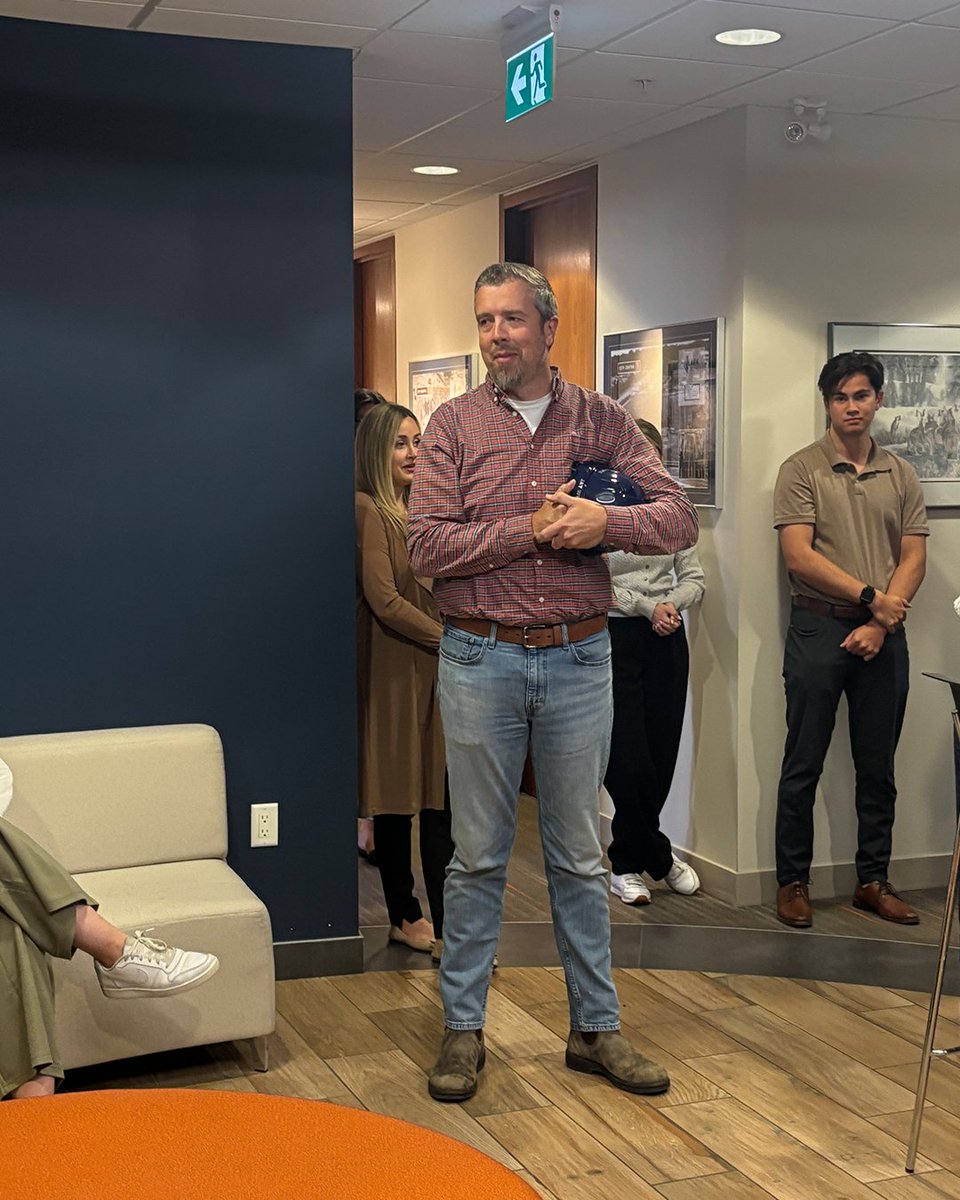 🎉 Big milestone! Congrats to Sarah (AP Manager) &amp; Jay (VP Construction) on 5 years with the team. From financial precision to construction leadership, their impact has shaped our success. 👏 Check out opportunities &amp; join the team 🔗 ow.ly/XTQl50X5PII
 #Anniversary #5Years