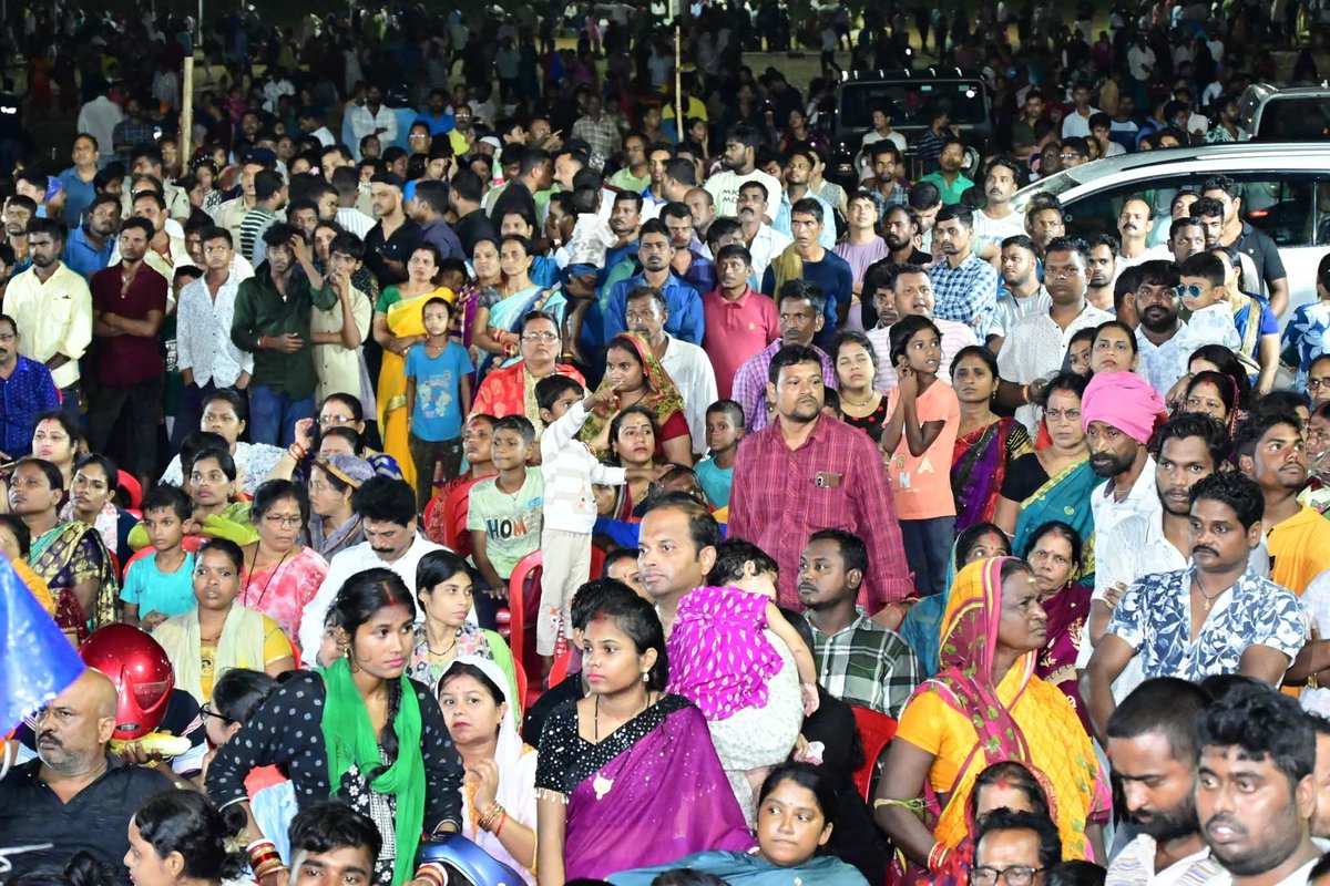 ଆଜି ପବିତ୍ର 'ବିଜୟା ଦଶମୀ' ଅବସରରେ ପାରାଦ୍ଵୀପ ସମୁଦ୍ର ଉପକୂଳରେ ନୂଆବଜାର ସାଗର କ୍ଲବ୍ ଦ୍ଵାରା ଆୟୋଜିତ "୩୪ତମ ରାବଣ ପୋଡି ମହୋତ୍ସବ - ୨୦୨୫"ରେ ମାନ୍ୟବର ଜଗତସିଂହପୁର ସାଂସଦ ଡଃ. ବିଭୂ ପ୍ରସାଦ ତରାଇ ଏବଂ ପାରାଦ୍ୱୀପ ପୌରାଧ୍ୟକ୍ଷ ଶ୍ରୀ ବସନ୍ତ ବିଶ୍ୱାଳଙ୍କ ସହ ଯୋଗଦେଲି l