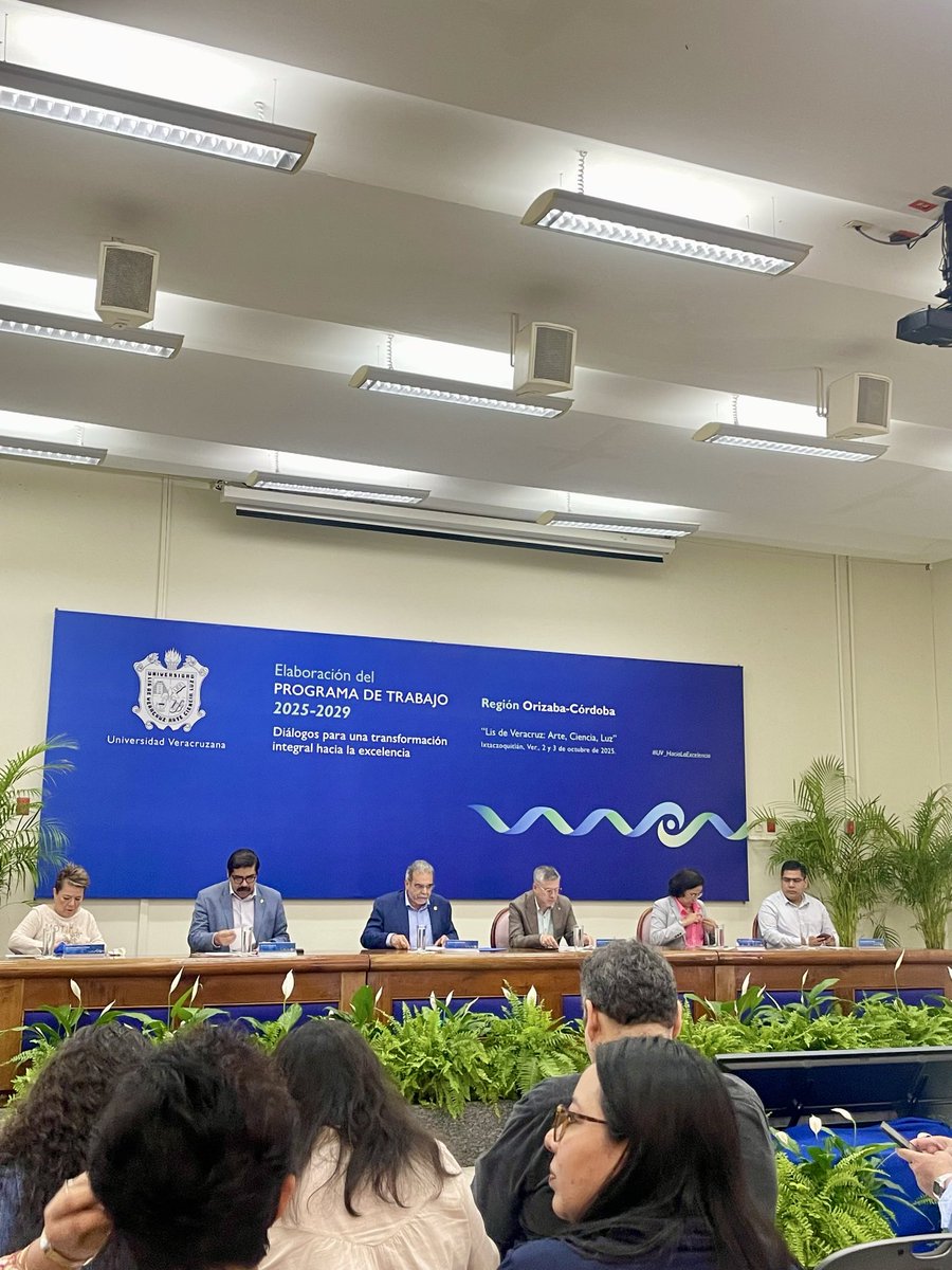 En la inauguración de los diálogos para una transformación integral hacia la excelencia.