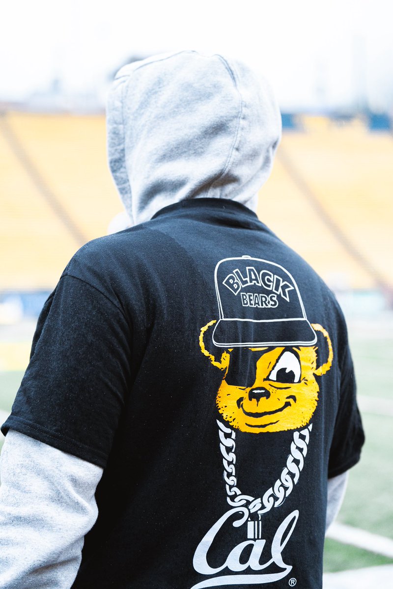 CalFootball's tweet image. Black Bear sightings in Berkeley 👀

#SmartAndTough #GoBears