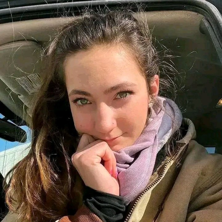 Laura13q's tweet photo. #NewProfilePic https://t.co/R7GfTtHxur
