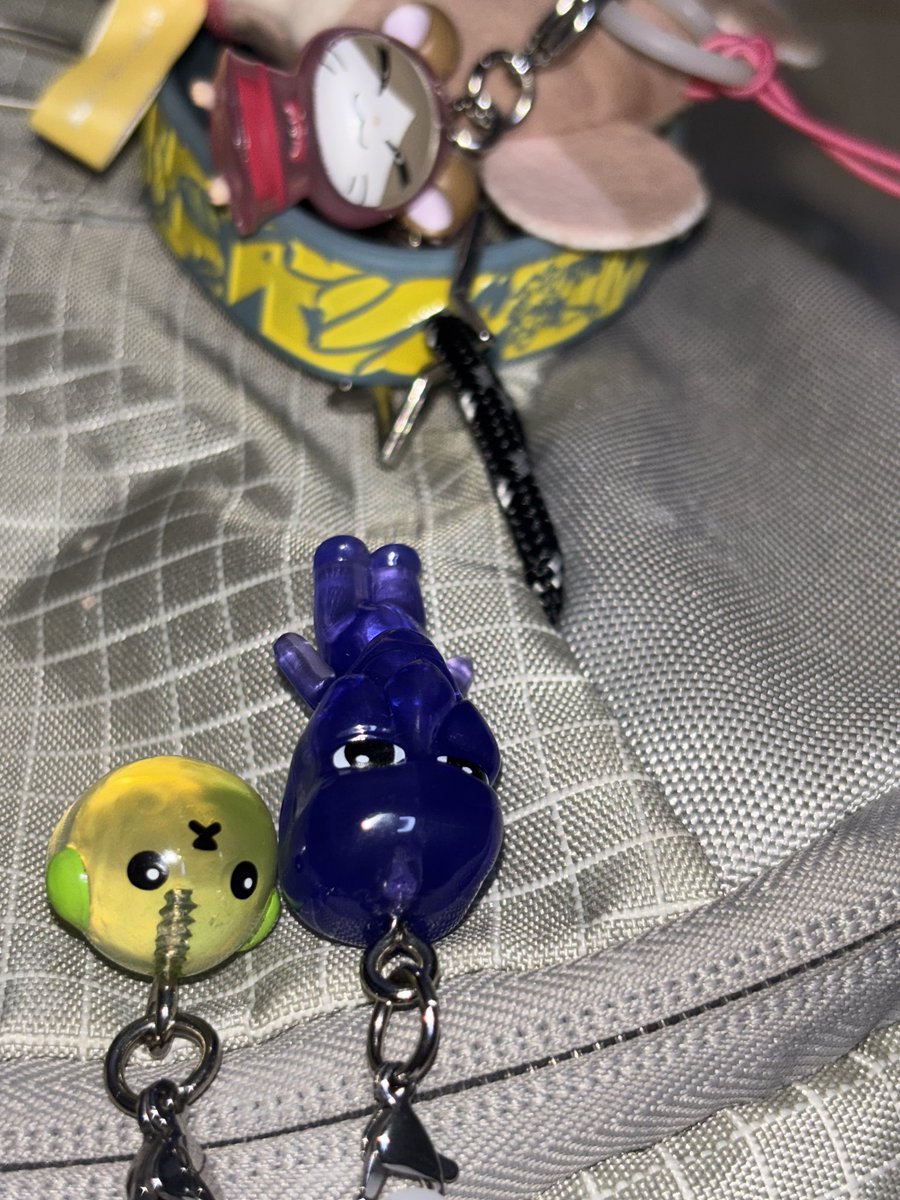 33k8mi's tweet image. 뜨악이
과제끝!!! (집와서 뒹굴거리다가 너뮤 늦게시작햇어) 안녕히주무세노 😪😪😪😪