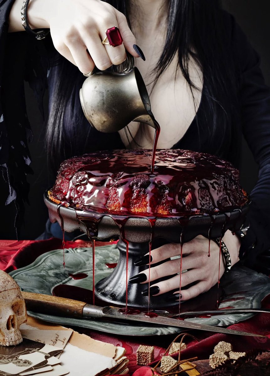 Everything Elvira Clips + Photos tweet media