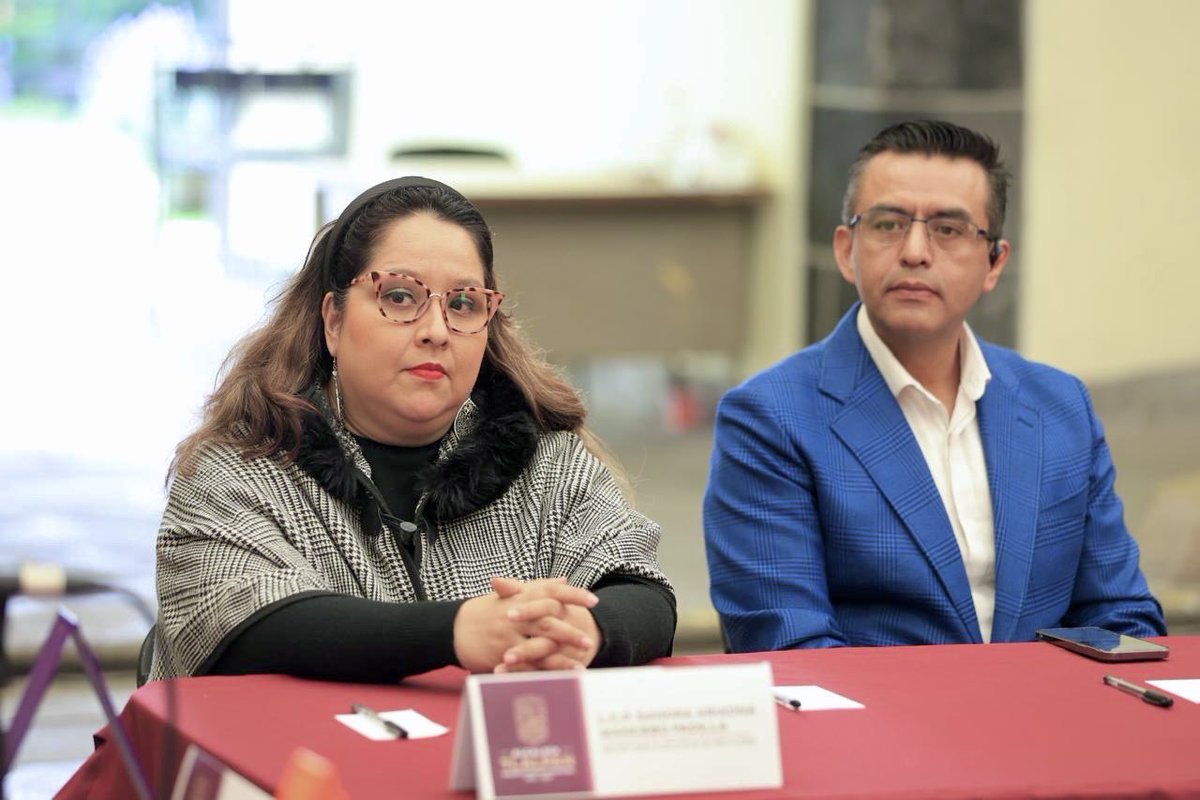 sariadna's tweet image. Reconozco el liderazgo de la Presidenta @lauraenriquezr en la entrega de la Fuente #Braille Espejo a la @TlalpanAl, recibida por la alcaldesa @Gabyosoriohdz. Un honor asistir a este evento que impulsa la inclusión y accesibilidad. Cada acción suma por una #CDMX más igualitaria.✨