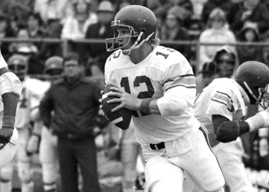 Just 2 weeks until the Homecoming parade kicks off one of our favorite weekends! This year’s grand marshal is none other than MSU alum &amp; Super Bowl MVP <a href="/PhilSimmsQB/">Phil Simms</a>. 🦅💙💛

See the events—including the dedication of our football stadium in his honor! 🏟️ bit.ly/4q6JWgi