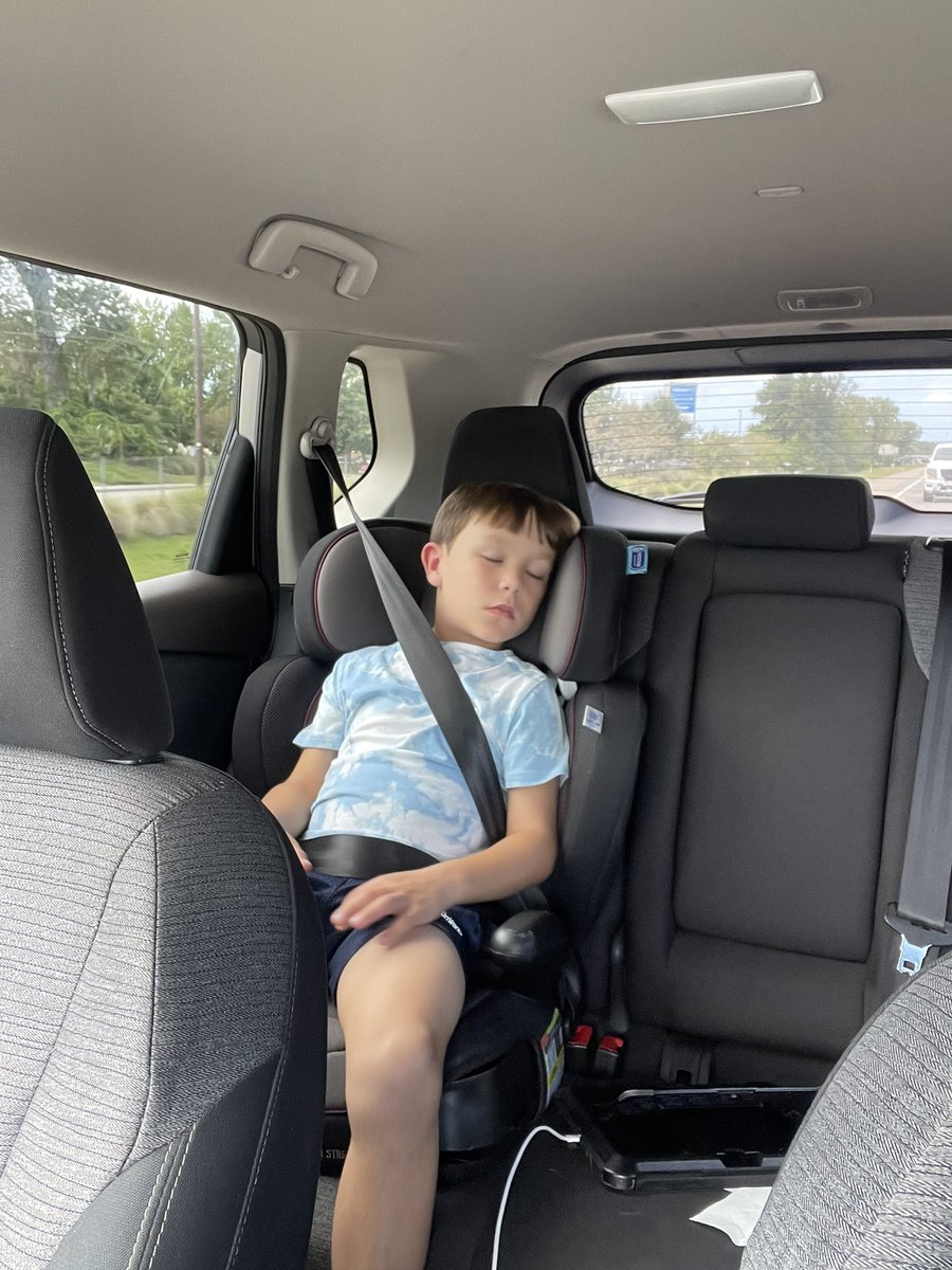 mrslorijg's tweet photo. Anyone elseβs kid just projectile vomit in the car? Hope not cuz this drive is brutal #ThisGuyπ₯Ί
#ImTappingOut #TheStraw https://t.co/d5jO8FomTz
