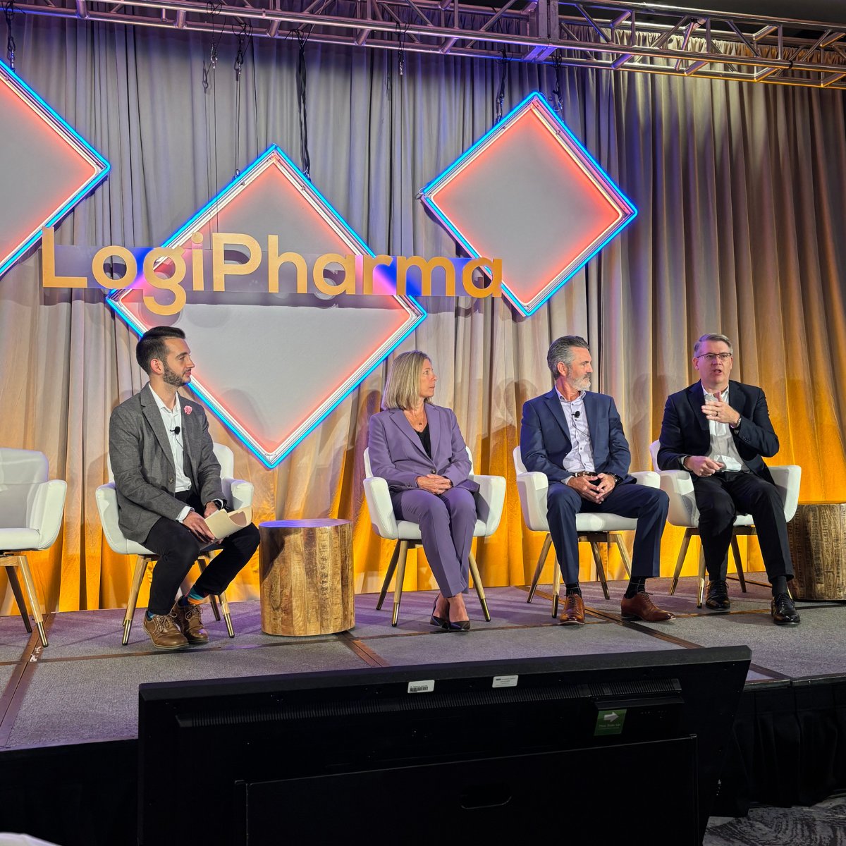 TheUSONetwork's tweet image. We were excited to attend the 20th anniversary of #LogiPharma in Boston! Proud to see The Network&apos;s Dr. Leslie Busby and Ammie McAsey discussing how the #PharmaSupplyChain will continue to evolve with new specialty therapies.

#HealthcareInnovation