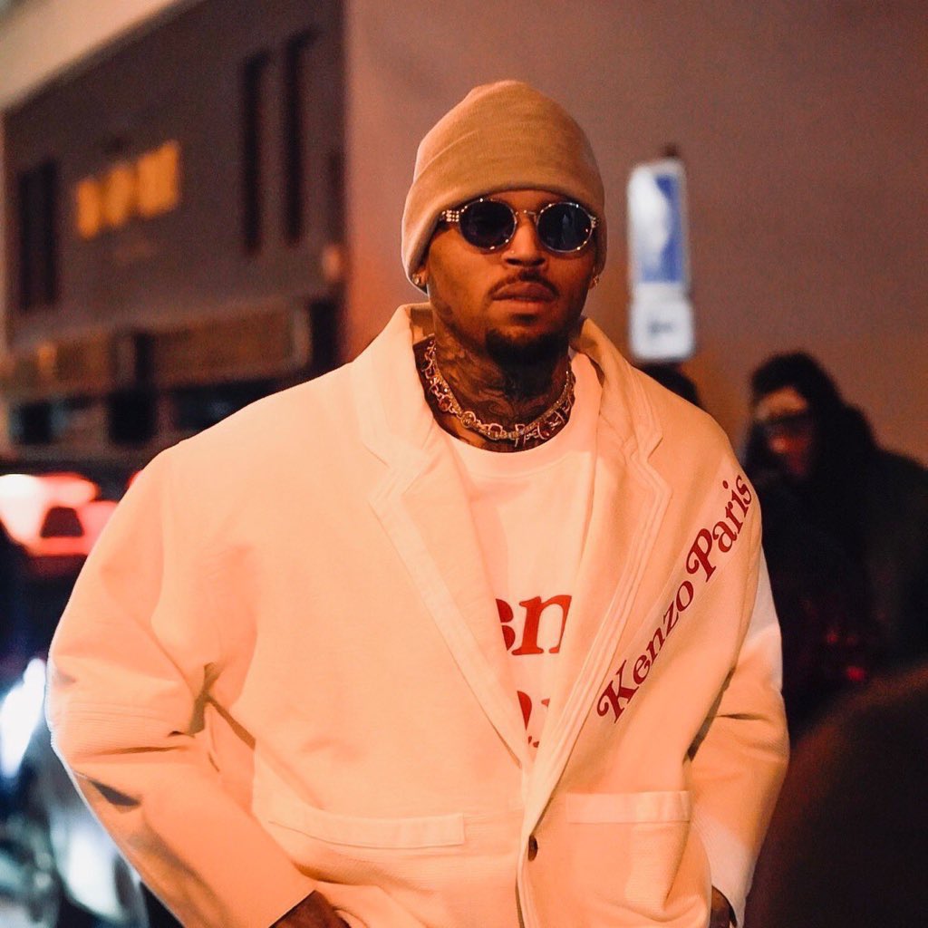 BreezyRelated's tweet image. Spotify just cleaned up fake streams from 
several artists. 

Chris Brown wasn’t affected. 🐐
