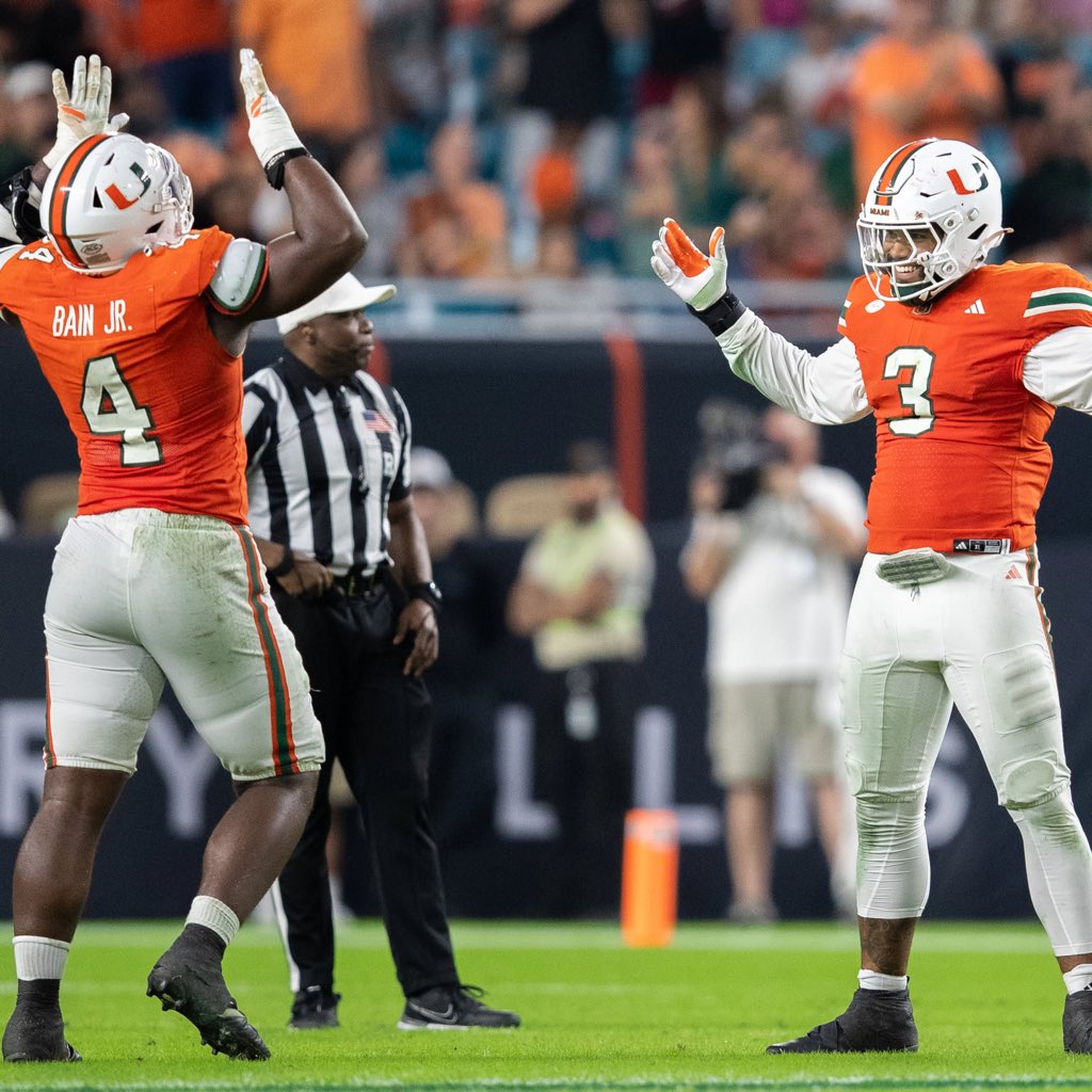 canes_muse's tweet image. Highest-graded DL in the country this season:
— Miami (93.5)
Fear-monger activated. 😈