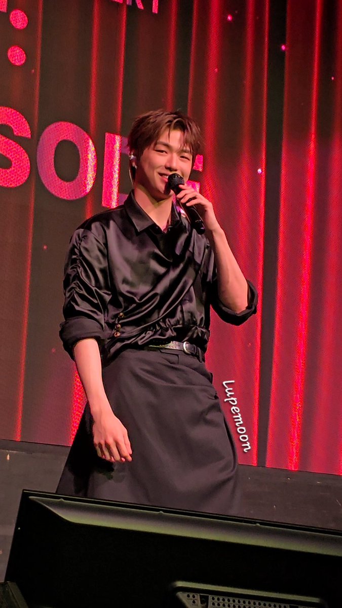 Lupemoon's tweet image. ¿Qué hago viendo fotos en lugar de trabajar?  #강다니엘
#ACT_NEW_EPISODE_MEXICO #KANGDANIEL