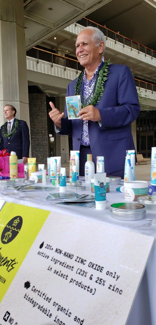 GabbardAloha's tweet photo. #TBT to July 2018—Hawaiʻi became the first state to pass the reef-safe sunscreen law (SB2571/Act 104). Proud to help get it done to protect our corals for our keiki. Mahalo to Gov. Ige, students & advocates who showed up. #ReefSafe #Hawaii #AlohaĀina https://t.co/CvA4HQ1gcW