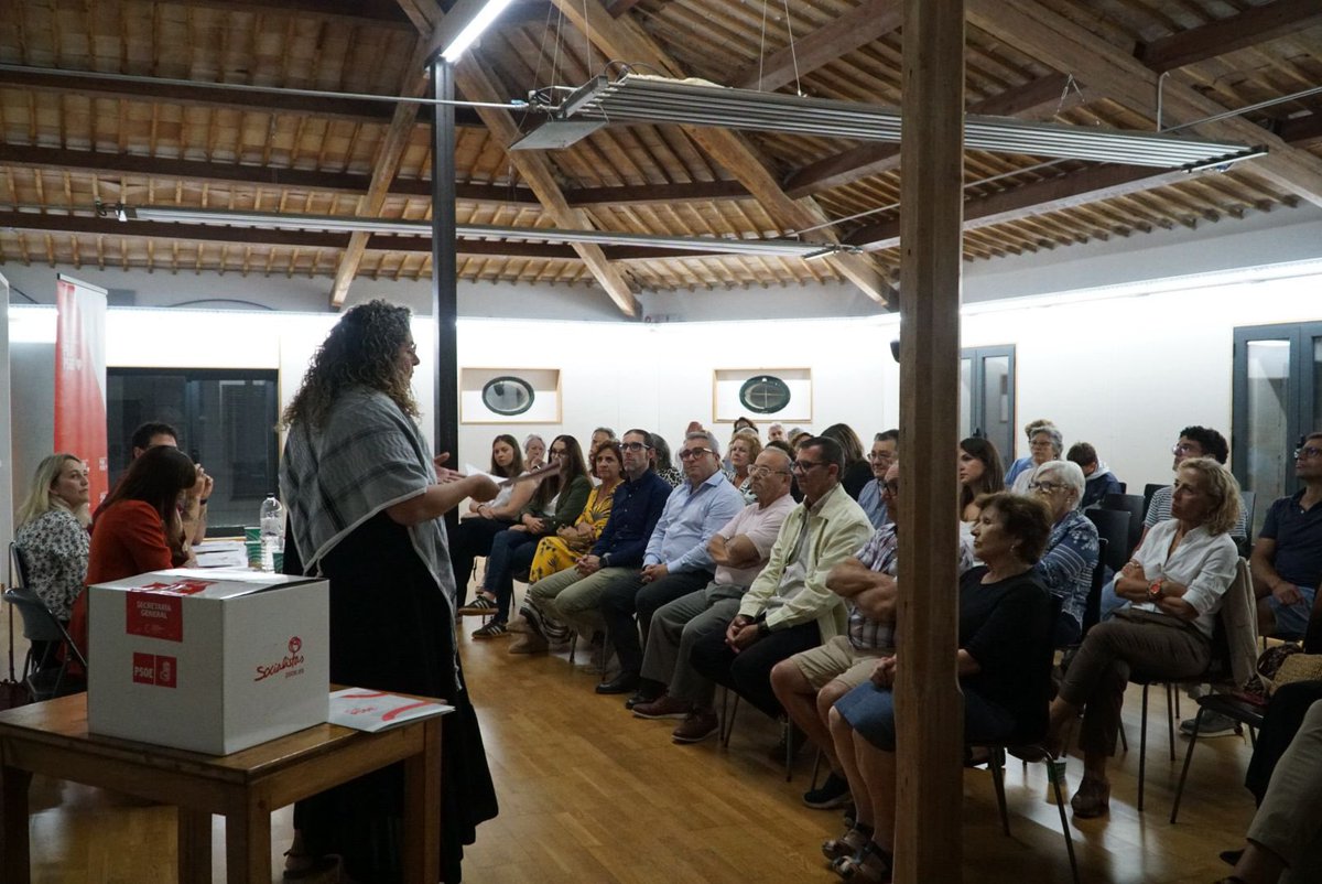 SocialistesInca's tweet photo. 🔴 Avui és un gran dia! 

Els i les @SocialistesInca celebram la nostra assemblea local on renovam la comissió executiva de l’agrupació.

Un moment clau per reafirmar el nostre compromís amb Inca, la nostra il.lusió i els nostres valors progressistes. #IncaSomTots https://t.co/fo9EduSoUR