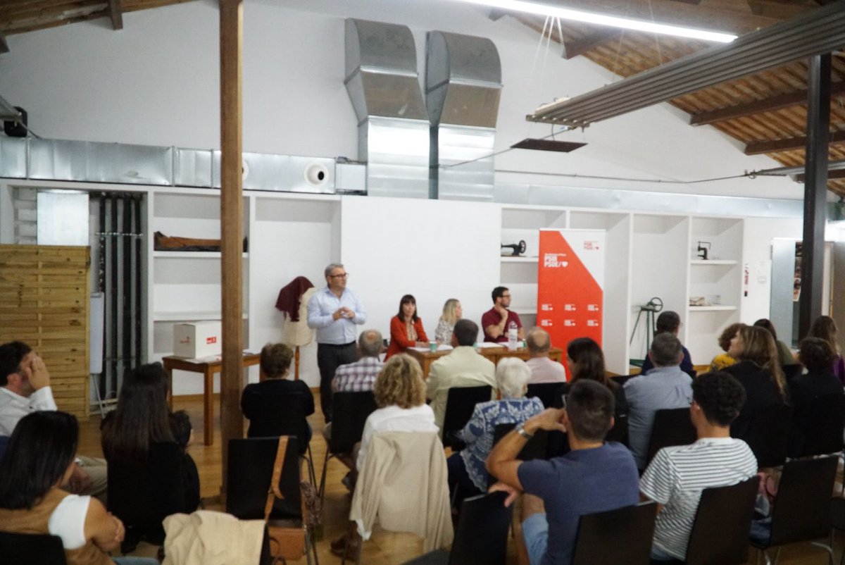 SocialistesInca's tweet photo. 🔴 Avui és un gran dia! 

Els i les @SocialistesInca celebram la nostra assemblea local on renovam la comissió executiva de l’agrupació.

Un moment clau per reafirmar el nostre compromís amb Inca, la nostra il.lusió i els nostres valors progressistes. #IncaSomTots https://t.co/fo9EduSoUR