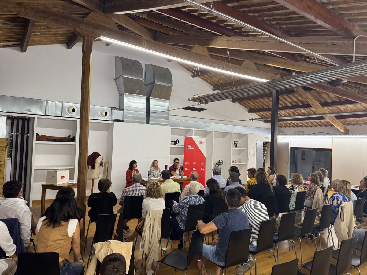 SocialistesInca's tweet photo. 🔴 Avui és un gran dia! 

Els i les @SocialistesInca celebram la nostra assemblea local on renovam la comissió executiva de l’agrupació.

Un moment clau per reafirmar el nostre compromís amb Inca, la nostra il.lusió i els nostres valors progressistes. #IncaSomTots https://t.co/fo9EduSoUR