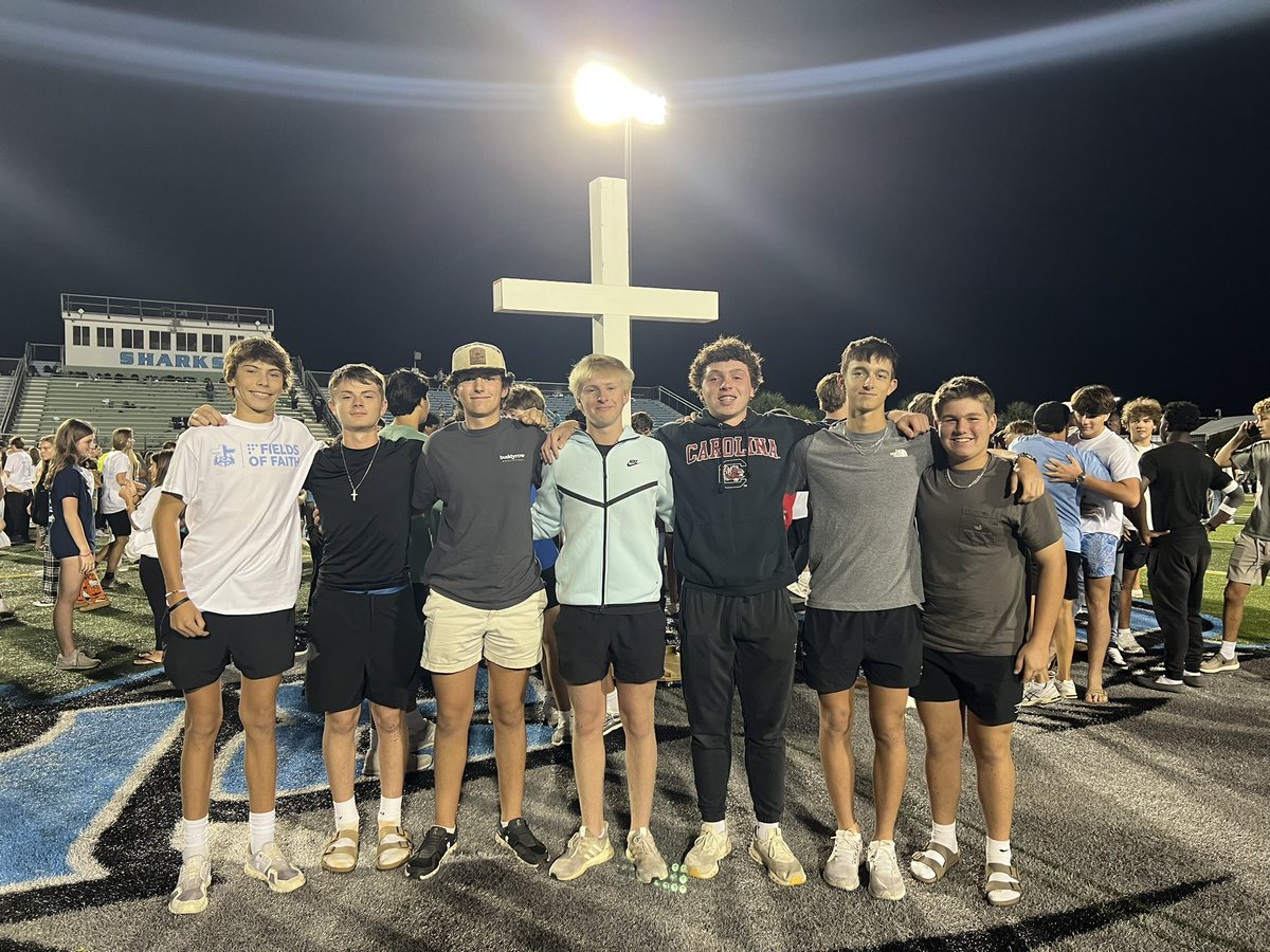 SladeCStrick's tweet photo. Fields of Faith @St_James_Sharks 

 @rcentracchio @JacobSimmons07 @STJSHARKSBSBALL  @OTZ_Sports
@KJ_CarolinaBall
@andycox19 @PetersonBros22 @hunterpedrick99 @breweradams01 @CalebStilwell23 https://t.co/o0WuAKKpDq