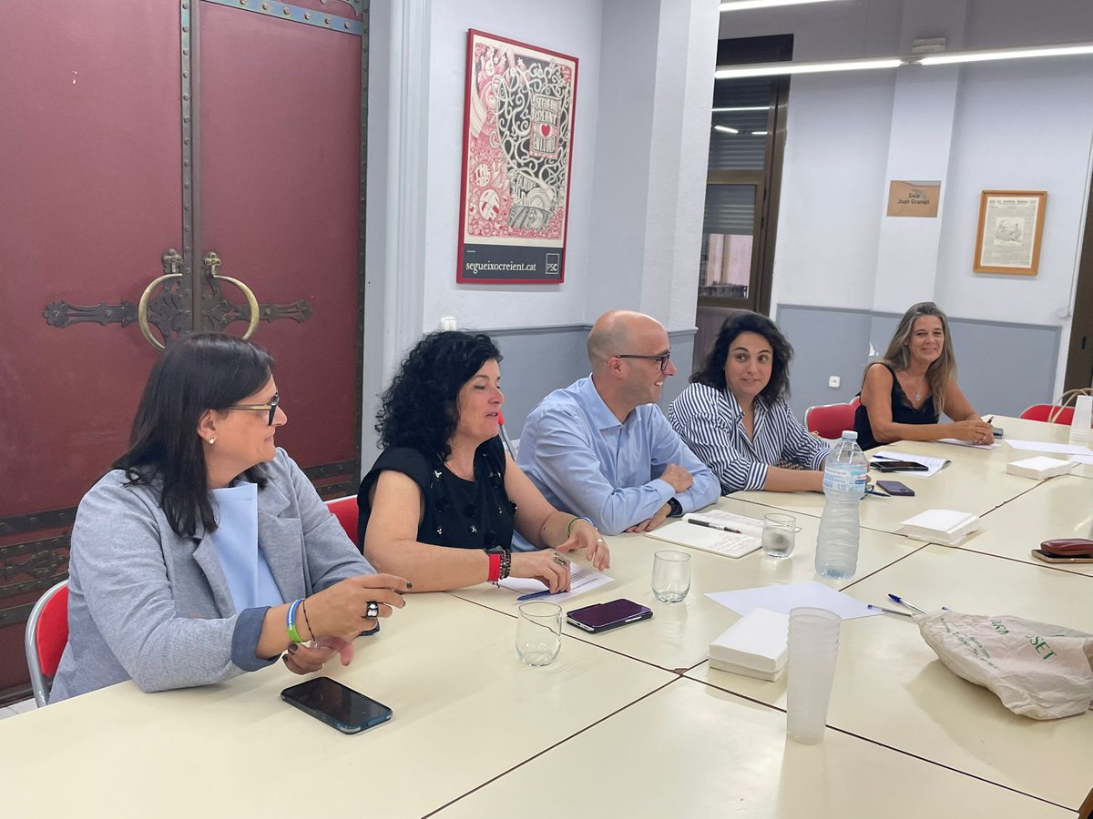🗣 Avui ens ha visitat el Secretari General de Drets Socials, Raúl Moreno per parlar sobre les polítiques que està duent a terme el Govern de Salvador Illa a i recollir les inquietuds de la nostra federació.