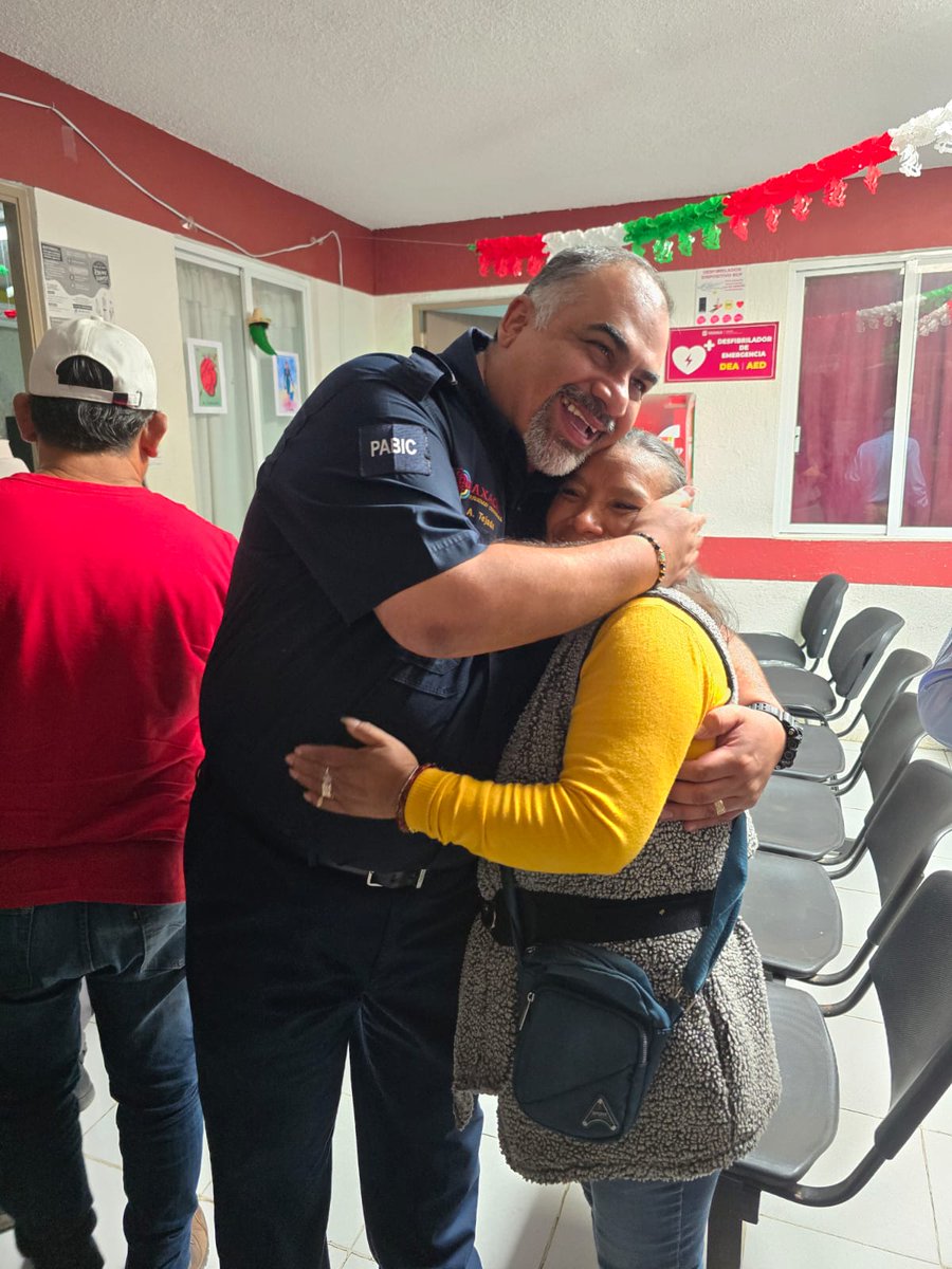 tejada_m01's tweet photo. Reafirmamos el compromiso de fortalecer la seguridad en la #CentralDeAbasto, reforzando la presencia a través de recorridos de proximidad. En coordinación con el @MunicipioOaxaca, @SprsGobOax y #RedViral impulsamos programas comunitarios que contribuyen a un #OaxacaSegura. https://t.co/sHasZd7q7O