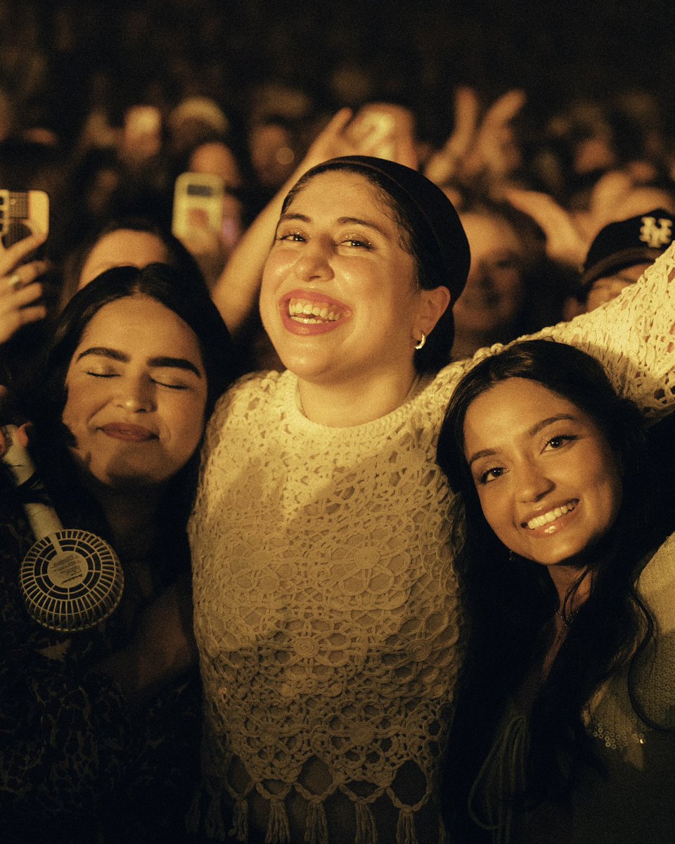 ShawnAccess's tweet image. #OnTheRoadAgainMontreal, we had the best time with you last night 🇨🇦 Thank you for being SO loud  #ShawnOnTheRoadAgain