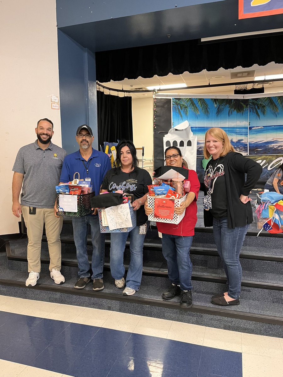 martinezs1_'s tweet image. Today we celebrate our custodians! 🎉 Thank you, Noris, Victor &amp;amp; Guillermina, for your hard work and for always keeping our school shining. We are so grateful! 💙✨📝

#bradfieldsbest