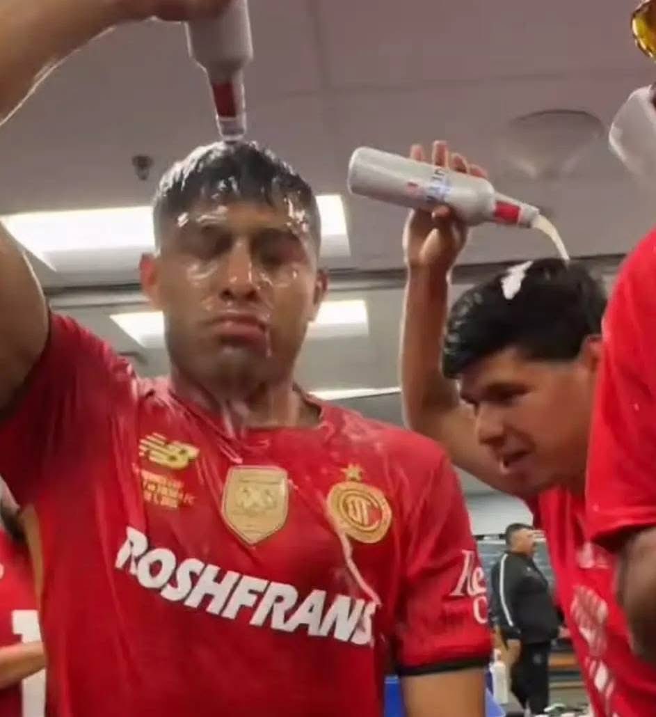 Out Of Context Toluca tweet media