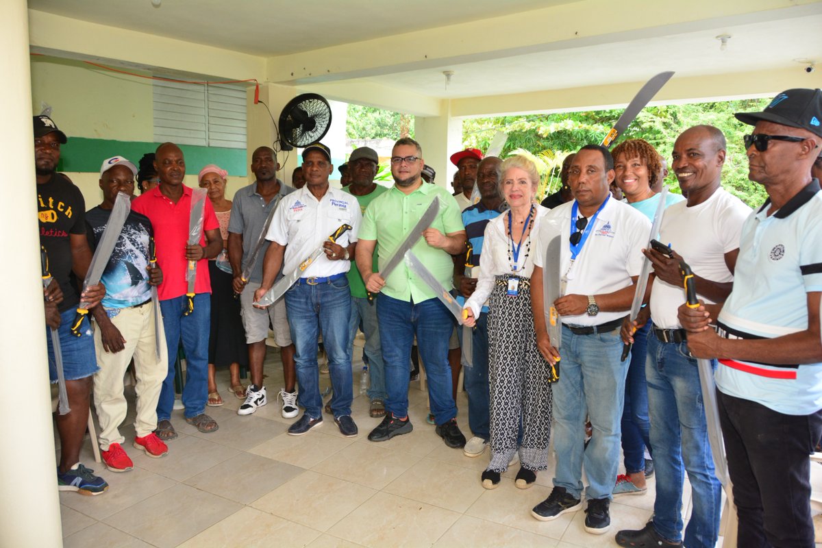 🌱 En el marco de la 7ma Ruta de la Constitución, el director del FEDA, <a href="/caamanovive/">Hecmilio Galván</a>, encabezó un importante Taller de Capacitación en Agroecología en Vengaño. 🇩🇴