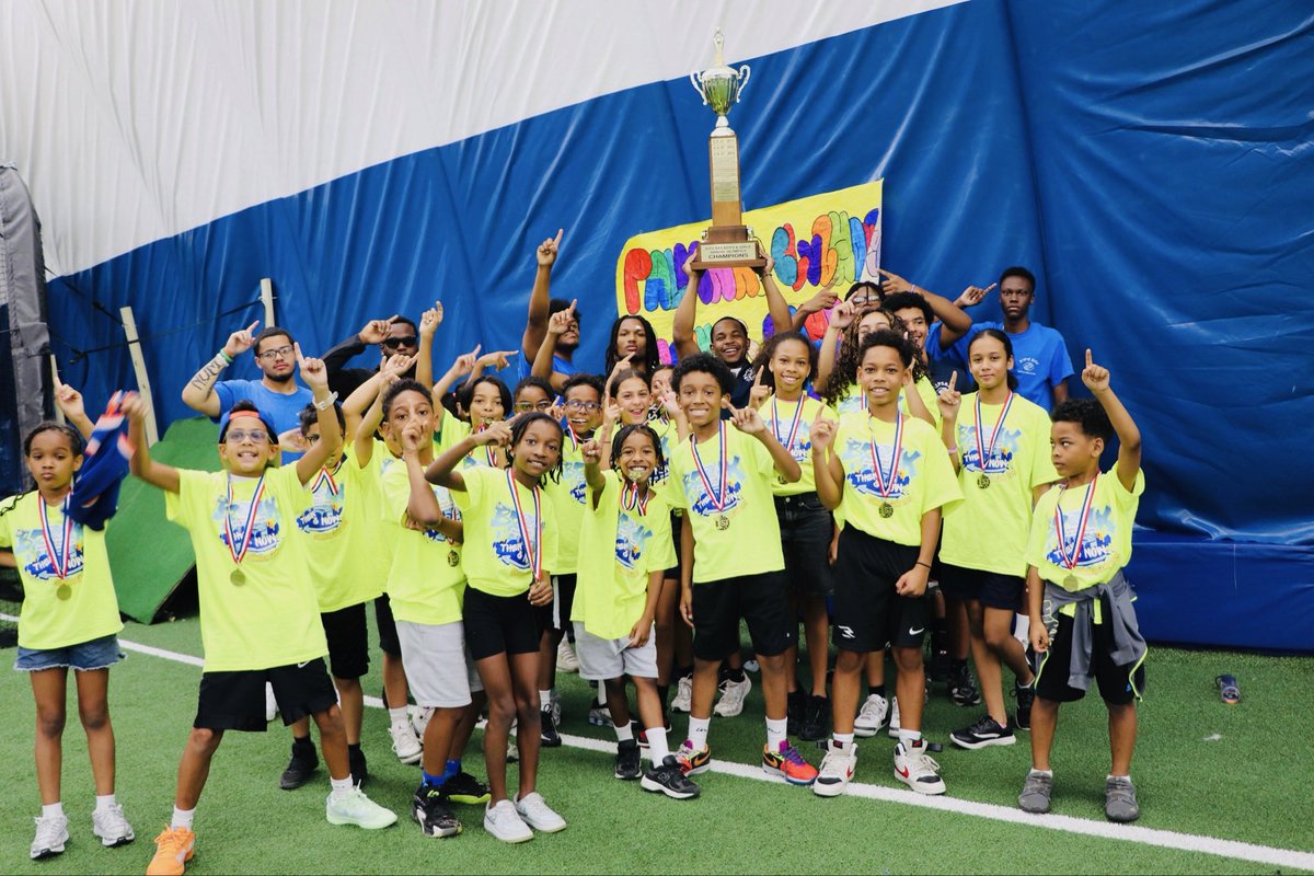 Kipsbayclub's tweet photo. 🍂🏈 From summer wins to fall action! 

Shoutout to Throggs Neck + Lucile Palmaro for big summer victories. 

Now we’re gearing up for the Kips Bay Winter Football League 🏆 Saturdays this season—stay tuned! 📣 #KipsBayStrong #YouthAthletics #GreatFuturesStartHere https://t.co/rq3dhLuqwz