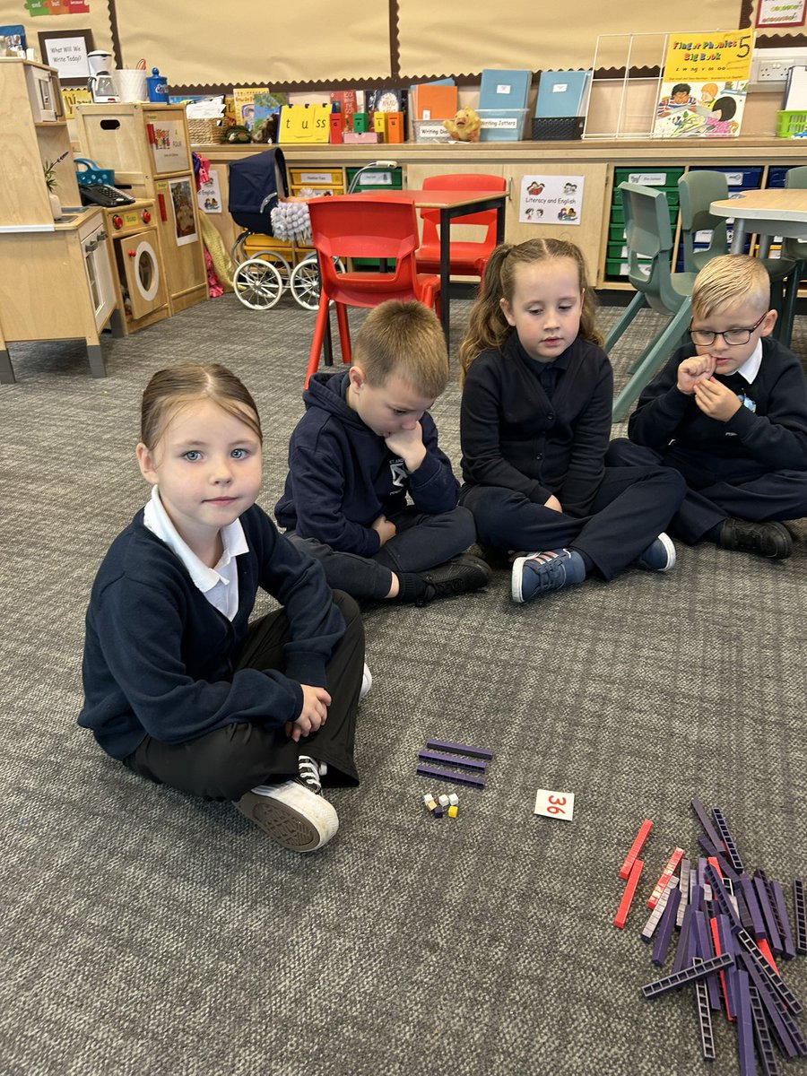 inflt949's tweet photo. Primary 2 continued to develop their knowledge of place value. #Invnum https://t.co/6dpVHsZUpD