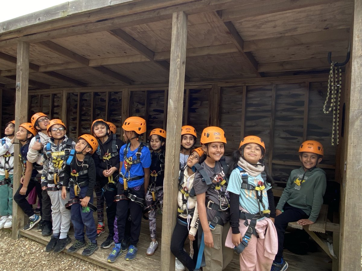 Brave abseilers on their way down! 🧗‍♂️