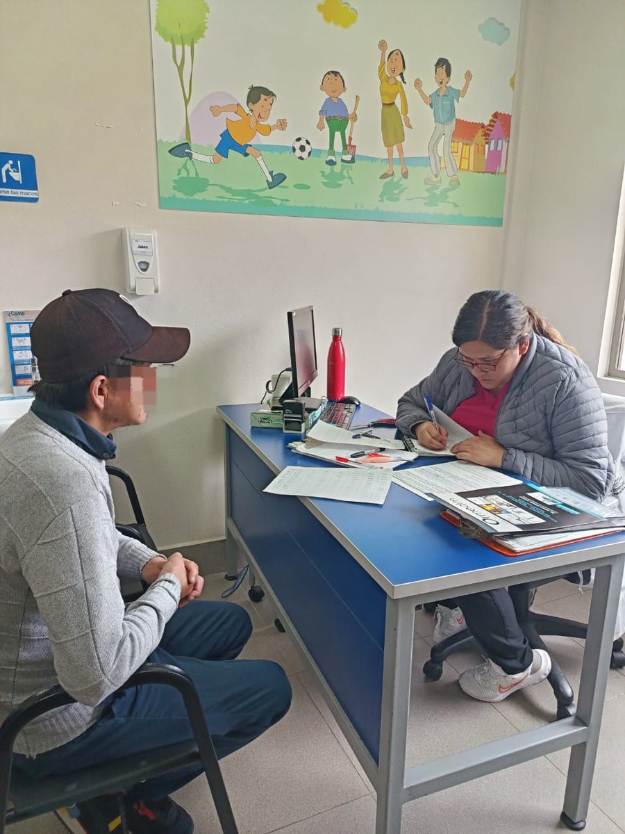 Ciudadano quien vivía en situación de calle y enfrentaba adicciones, hoy inicia un proceso de recuperación en un Centro de Rehabilitación.
Gracias al trabajo conjunto entre el Municipio de Cuenca y el MSP, demostramos que siempre hay una salida y un camino de esperanza. 💙