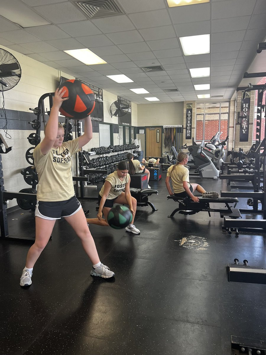 FHS Softball tweet media