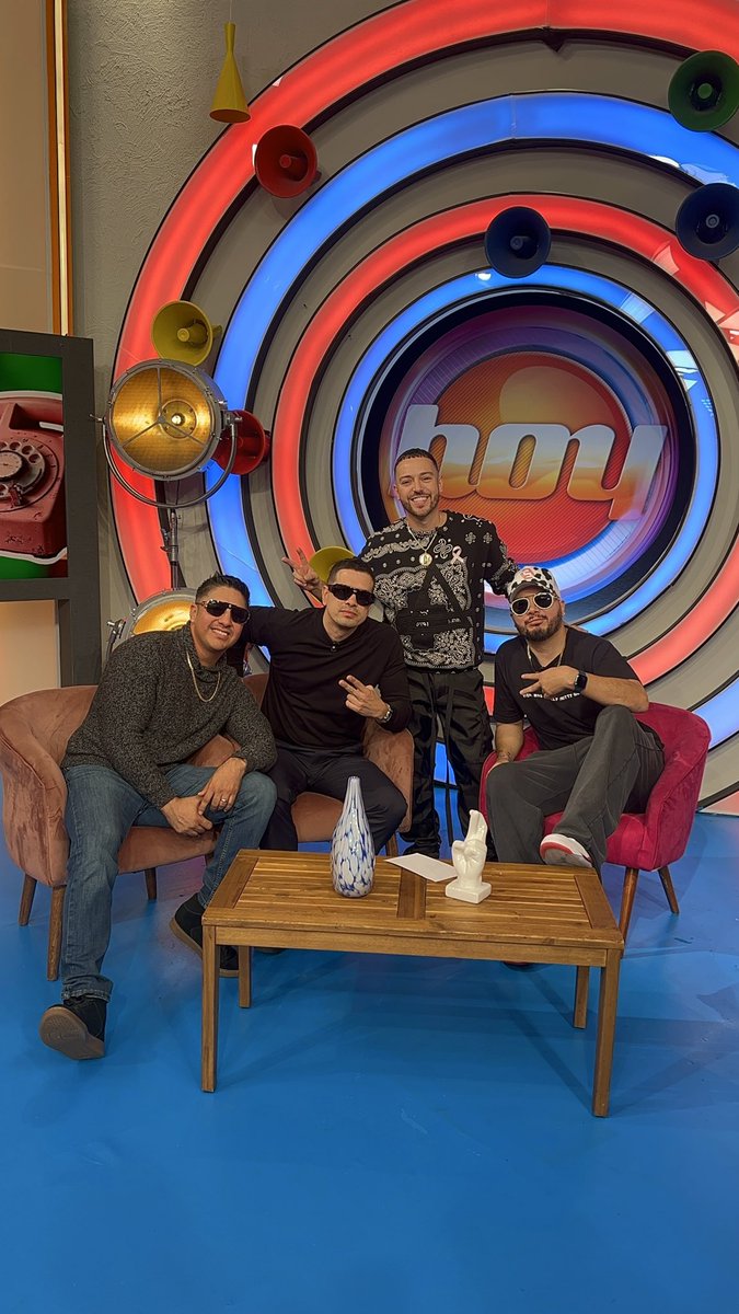 InkEntourage's tweet photo. Qué tal, envío el post de hoy que es un carrusel: 🔥✨ ¡Prepárate CDMX! El 7 de noviembre el Lunario se enciende con @peeweemusic junto a Kumbia Forever 💃🎶 Una noche llena de ritmo, nostalgia y los mejores éxitos que no te puedes perder🎟️ Boletos ya disponibles en Ticketmaster. https://t.co/Xug5pFPyPA