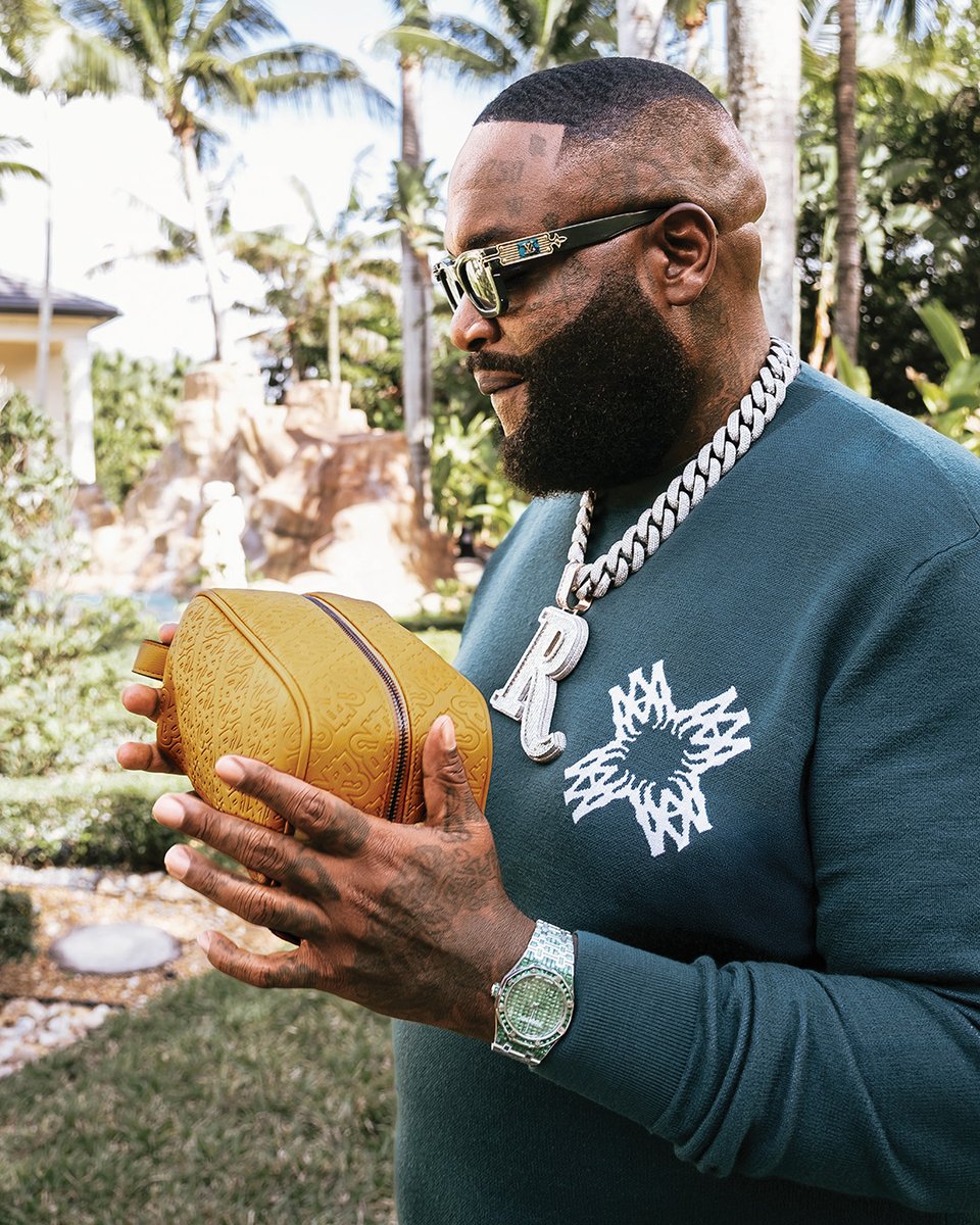 Rick Ross is now in the bag game. RR22, his new collab with Edition22 includes 6 styles of unisex vegan leather bags in a variety of colors. For every bag sold, one is donated to a person in need. See the bags here:  chubstr.com/style/rick-ros…